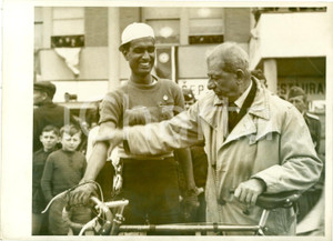 Fotografia d epoca originale 1954 TABOR BOEMIA Ciclismo Suprovat CHAKRAVARTY partenza onoraria PEACE RACE 1