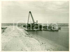Fotografia d epoca originale 1940 ca TRIPOLI Il nuovo scalo di alaggio del Porto Fotografia ANIMATA 1