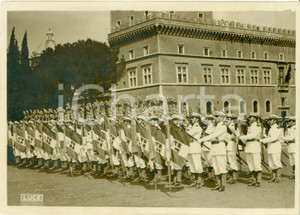 Fotografia d epoca originale 1939 ROMA Giornata della MARINA Omaggio bandiere in Piazza VENEZIA Fotografia 1