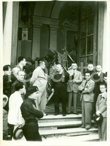 Fotografia d epoca originale 1935 MILANO Prefetto Bruno FORNACIARI visita tenuta BORIOLI bachi da seta Foto 1