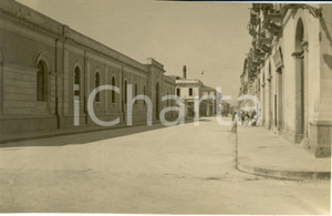 Fotografia d epoca originale 1929 SIRACUSA Rinnovamento urbanistico Via MALTA asfaltata con Dogana ANIMATA 1