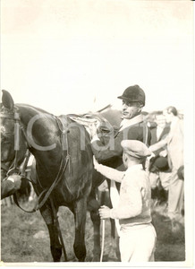 Fotografia d epoca originale 1934 SOMMA LOMBARDO VA IPPICA Gara del CANILE Il vincitore CLANESSE e fantino 1
