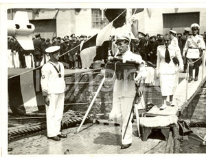 Fotografia d epoca originale 1939 GENOVA Regia Nave CIRCE Bandiera di combattimento sale a bordo Foto 1