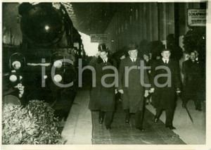 Fotografia d epoca originale 1937 WIEN Konstantin VON NEURATH Kurt VON SCHUSCHNIGG Guido SCHMIDT Westbahnhof 1