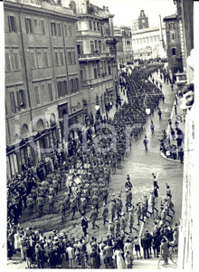 Fotografia d epoca originale 1935 ROMA Annuale entrata in guerra  Sfilata verso MONTECITORIO Foto 1