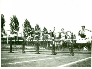 Fotografia d epoca originale 1936 MILANO ATLETICA Gara salto ostacoli 80 metri al Campo GIURIATI Fotografia 1