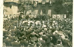 Fotografia d epoca originale 1940 TORINO Raduno CAVALIERI D ITALIA Carlo DELCROIX parla a Reggimento DRAGONI 1