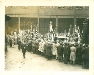 Fotografia d epoca originale 1931 PHILADELPHIA Folla alla BALTIMORE & OHIO RAILROAD STATION per Dino GRANDI 1