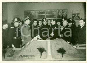 Fotografia d epoca originale 1938 TORINO Ministro Dino ALFIERI visita Mostra dell Autarchia Fotografia 1