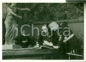 Fotografia d epoca originale 1938 ROMA Hans Georg VON MACKENSEN firma accordi culturali italotedeschi FOTO 1