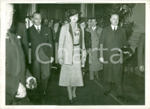 Fotografia d epoca originale 1935 LYON FRANCE Maria JosÃ© di SAVOIA arriva alla stazione Fotografia 1
