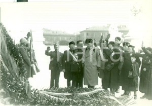 Fotografia d epoca originale 1936 ROMA Associazione Mutilati alla Tomba del MILITE IGNOTO Fotografia 1