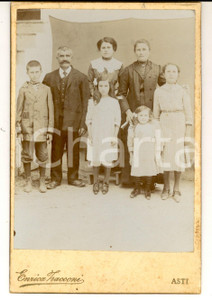 Fotografia d epoca originale 1890 ca ASTI Ritratto di famiglia con i cinque figli Foto Enrica ZACCONI 1
