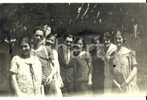 Fotografia d epoca originale 1927 ALESSANDRIA Gruppo di amici al parco Fotografia VINTAGE FP cartolina 1