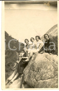 Fotografia d epoca originale 1920 ca AREA LOMBARDA ? Ritratto di cinque escursioniste Foto cartolina 1