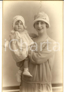 Fotografia d epoca originale 1925 BARCELONA Ritratto di donna con la figlia Foto GARRIGOSA VINTAGE 1