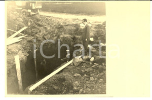 Fotografia d epoca originale 1950 GODIASCO SALICE TERME PV Operai lavorano in una buca Foto 18x13 cm 1