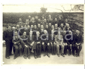 Fotografia d epoca originale 1930 ca MILANO Foto di gruppo dei membRi di un associazione Foto CELSO 24x18 1