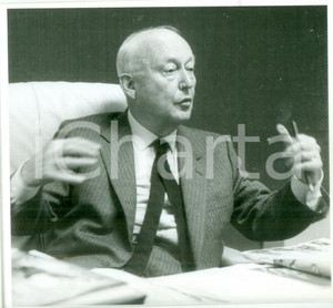 Fotografia d epoca originale 1984 STRASBOURG Politico Pierre PFLIMLIN interviene a una riunione Fotografia 1