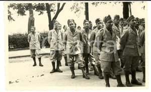Fotografia d epoca originale 1941 WW2 FIRENZE Drappello di soldati in piazzale MICHELANGELO Foto cartolina 1