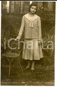 Fotografia d epoca originale 1930 ca  NAPOLI ? Ritratto di giovane donna in giardino Foto VINTAGE 7x11 cm 1