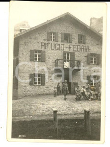 Fotografia d epoca originale 1931 DOLOMITI/ MARMOLADA Escursionisti al rifugio FEDAIA Foto VINTAGE 6x8 cm 1