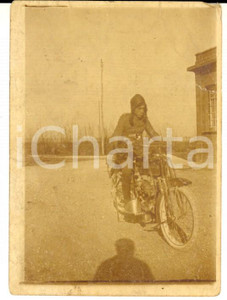Fotografia d epoca originale 1915 ca SLOVACCHIA MOTOCICLISMO D EPOCA Italiano parte per Genova Foto 7x9 1