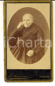 Fotografia d epoca originale 1890 ca FERRARA Ritratto di anziana donna seduta Foto G. RAVAGNAN 1