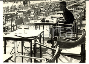 Fotografia d epoca originale 1957 VENEZIA SAN MARCO Donna sola al bar Fotografia ARTISTICA 15x10 cm 1