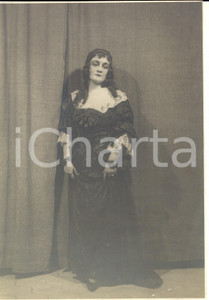 Fotografia d epoca originale 1930 ca MILANO Teatro alla Scala  Cantante in scena per Un ballo in maschera 1