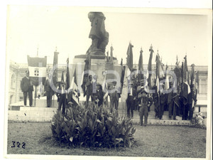 Fotografia d epoca originale 1930 ca VERCELLI ? Scuole Comunali  Un raduno di reduci Foto OTTOLENGHI 1
