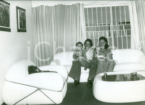 Fotografia d epoca originale 1978 BRASILE Calcio MONDIALI Calciatore Roberto RIVELINO in salotto con famiglia 1