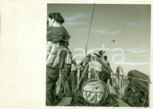 Fotografia d epoca originale 1942 GUERRA NAVALE WW2 Mas italiani e aerei di scorta a un convoglio FOTOGRAFIA 1