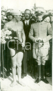 Fotografia d epoca originale 1933 MILANO Il nuotatore NUSOTTI vincitore gare di nuoto Fotografia 1