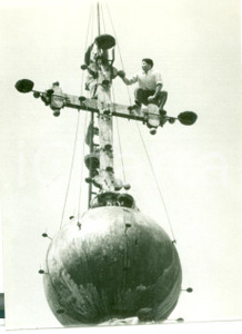 Fotografia d epoca originale 1936 CITTA  DEL VATICANO Sampietrini illuminano Cupola per 80Â° compleanno PIO XI 1