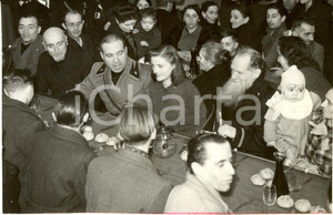 Fotografia d epoca originale 1940 MILANO Prefetto al rancio del Dopolavoro MOTOMECCANICO Fotografia 1