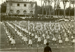 Fotografia d epoca originale 1936 ROMA CAMPO DUX  Avanguardisti schierati per esercitazione ginnica Foto 1