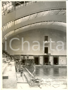 Fotografia d epoca originale 1934 MILANO Interno piscina ROBERTO COZZI Lavori in corso per Littoriali Foto 1