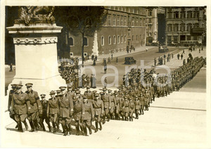 Fotografia d epoca originale 1939 ROMA Giornata Esercito Ufficiali in congedo omaggio al Milite Ignoto Foto 1