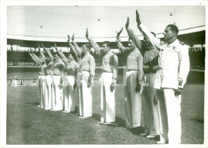 Fotografia d epoca originale 1939 MILANO Mondiali Ciclismo Saluto squadra Velodromo VIGORELLI Fotografia 1