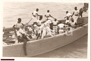 Fotografia d epoca originale 1933 MOGADISCIO SOMALIA ITALIANA Governatore Maurizio RAVA in barca Foto 1