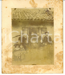 Fotografia d epoca originale 1890 ca SERRAVALLE SCRIVIA AL Rodolfo LAMINE e famiglia sull aia danneggiata 1