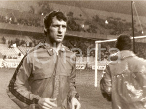 Fotografia d epoca originale 1980 OLANDA Calcio EUROPEI Dick NANNINGA allenamento con pioggia Fotografia 1