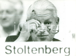 Fotografia d epoca originale 1990 ca BONN Ministro Economia Gerhard STOLTENBERG a riunione di partito Foto 1