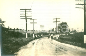 Fotografia d epoca originale 1916 WESTMORELAND, PENNSYLVANIA USA Operai coprono di ghiaia la Route 120 Foto 1