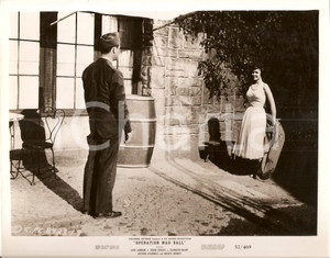 Fotografia d epoca originale 1957 OPERATION MAD BALL Jack LEMMON incontra Kathryn GRANT Foto di scena 1