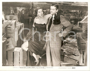 Fotografia d epoca originale 1949 TELL IT TO THE JUDGE Rosalind RUSSELL Robert CUMMINGS in scantinato Foto 1