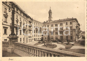 Cartolina originale da collezione 1943 IVREA TO Furgoncino davanti a un palazzo Cartolina FG VG 1