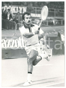 Fotografia d epoca originale 1980 ca TENNIS Antonio Tonino ZUGARELLI durante un match  Foto 18x24 cm 1