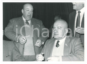 Fotografia d epoca originale 1985 ca ITALIA  COSTUME Tom PONZI Giorgio PISANÃ’ a un evento  Foto 24x18 cm 1